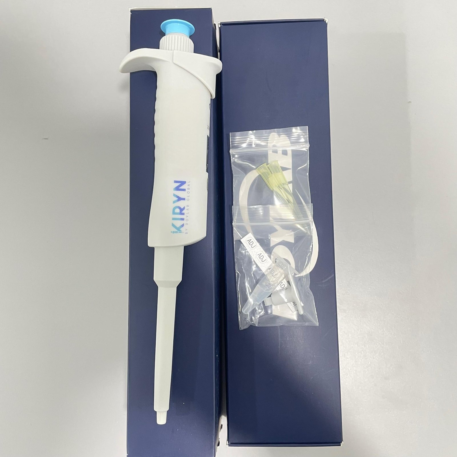 Single Channel Adjustable volume pipette 20-200uL (SCMP-KS-200)